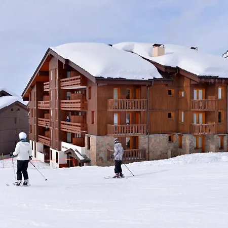 Au Pied Des Pistes Avec Terrasse, Parking Et Wifi - Ideal Pour 4 Personnes - Fr-1-181-2249 *